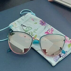 Foster Grant Cat Eye oversized Sunglasses New